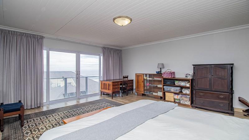 9 Bedroom Property for Sale in Outeniqua Strand Western Cape